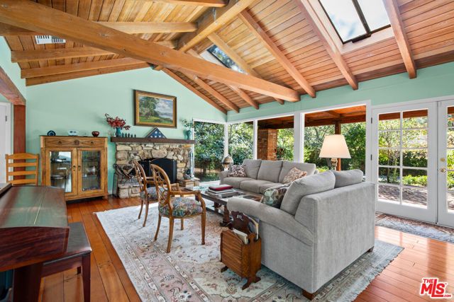 1702 Crater Lane, Los Angeles, CA 90077