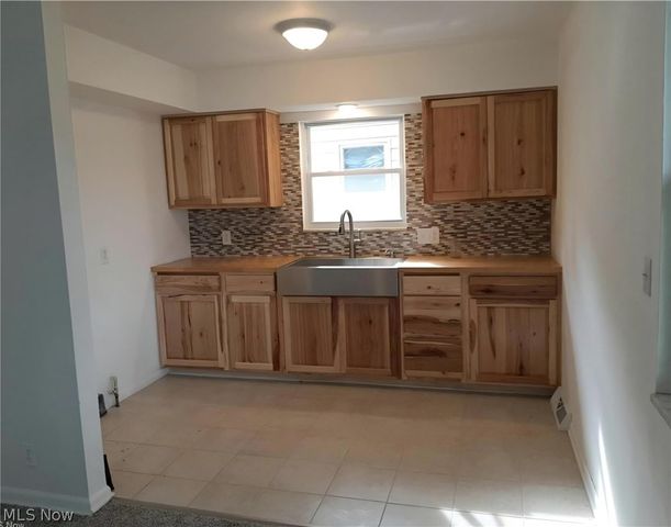 1273 Barcelona Drive, Akron, OH 44313
