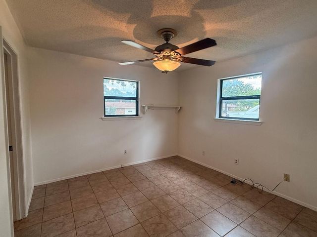 2900 SE 6th Street SE, Mineral Wells, TX 76067
