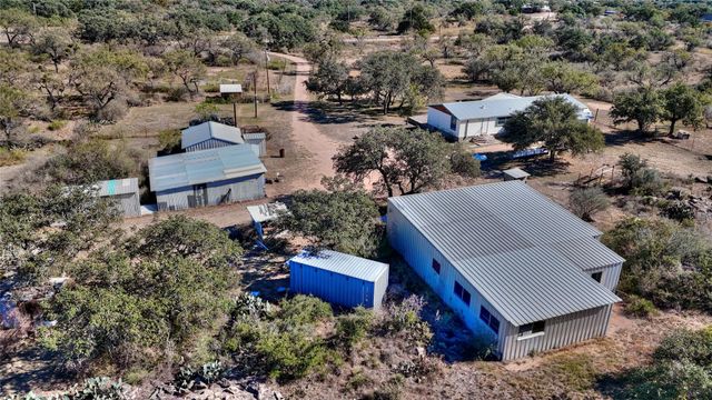 204 Lagitos LN, Llano, TX 78643