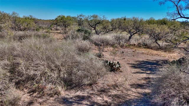 204 Lagitos LN, Llano, TX 78643