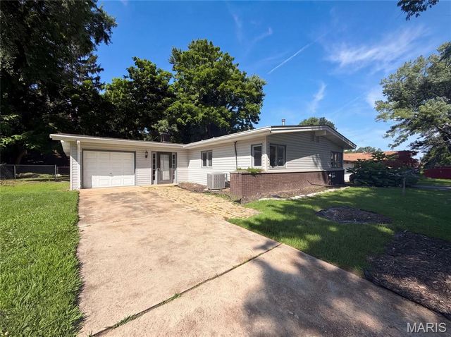 30 Graeler Drive, St Louis, MO 63146