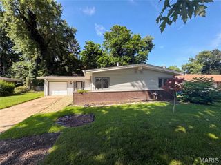 30 Graeler Drive, St Louis, MO 63146