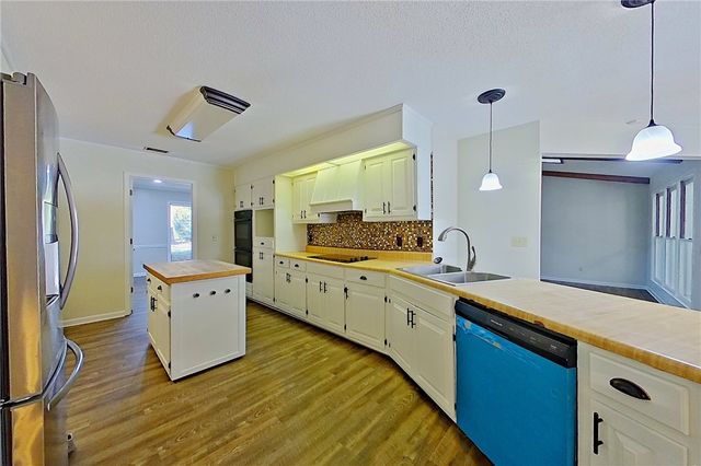 180 Heritage Circle, Blackshear, GA 31516