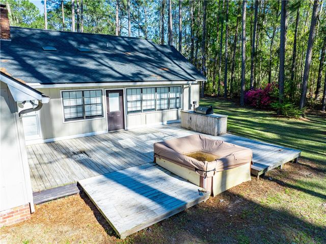 180 Heritage Circle, Blackshear, GA 31516