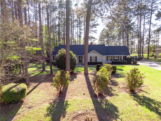 180 Heritage Circle, Blackshear, GA 31516