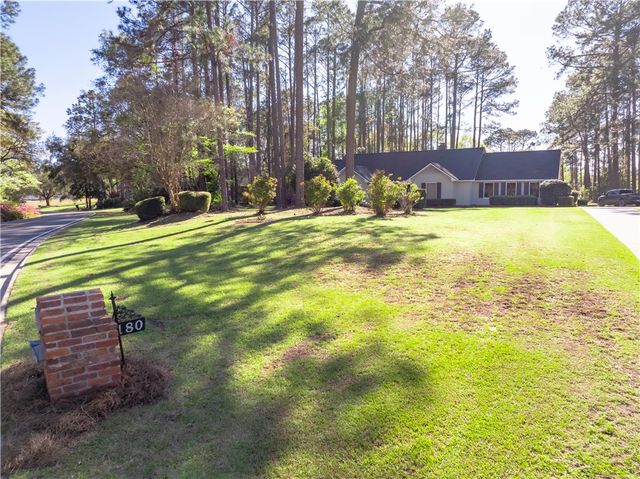 180 Heritage Circle, Blackshear, GA 31516