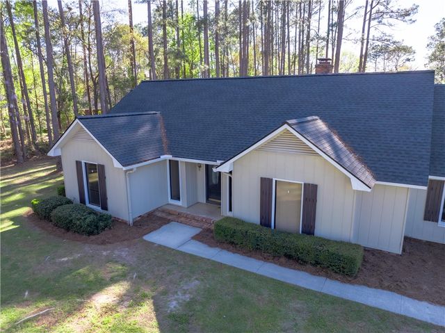 180 Heritage Circle, Blackshear, GA 31516