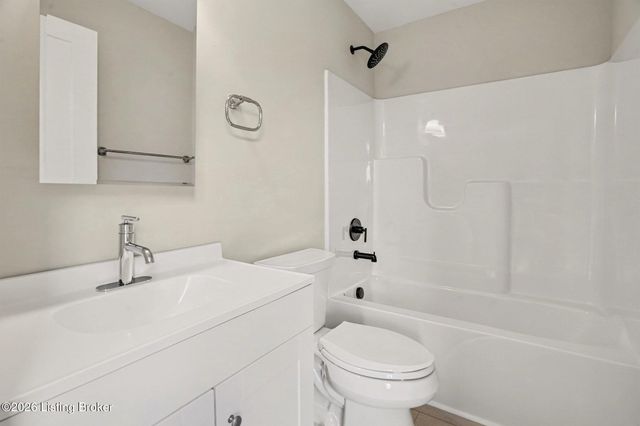 1603 Meremont Ridge Rd, Louisville, KY 40245