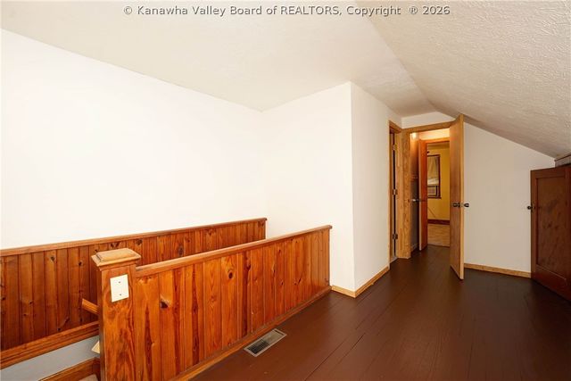 127 Main Avenue, Nitro, WV 25173