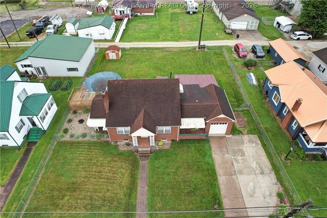 127 Main Avenue, Nitro, WV 25173