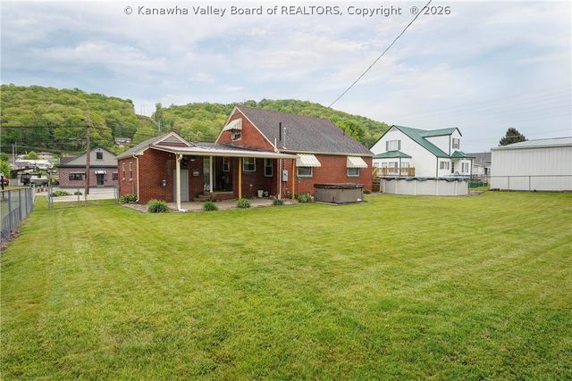 127 Main Avenue, Nitro, WV 25173