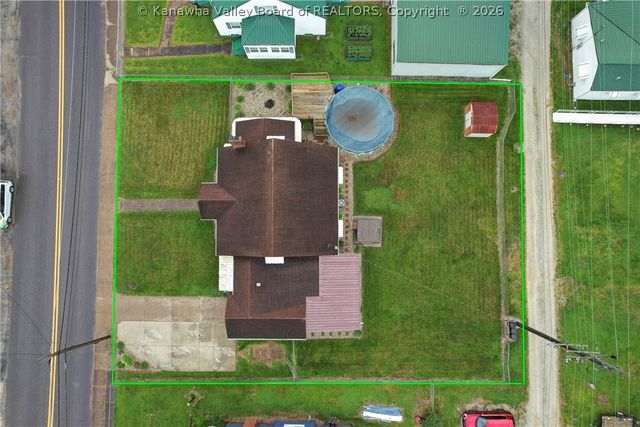 127 Main Avenue, Nitro, WV 25173