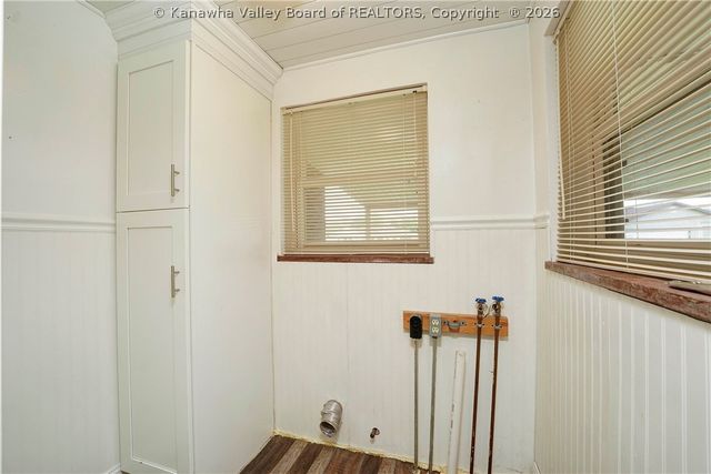 127 Main Avenue, Nitro, WV 25173