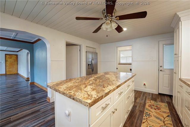 127 Main Avenue, Nitro, WV 25173