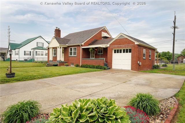 127 Main Avenue, Nitro, WV 25173