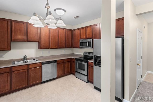 2067 Celebration Park Circle, Belleville, IL 62220
