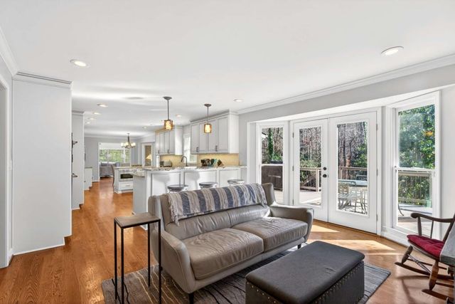 7745 Dunvegan Close, Sandy Springs, GA 30350