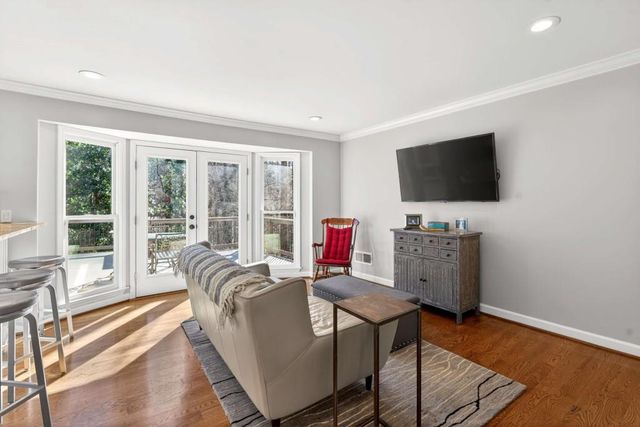 7745 Dunvegan Close, Sandy Springs, GA 30350