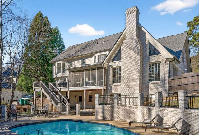 7745 Dunvegan Close, Sandy Springs, GA 30350