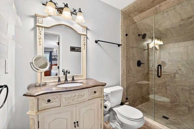 7745 Dunvegan Close, Sandy Springs, GA 30350