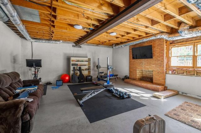 7745 Dunvegan Close, Sandy Springs, GA 30350