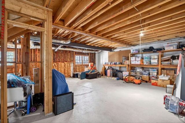 7745 Dunvegan Close, Sandy Springs, GA 30350