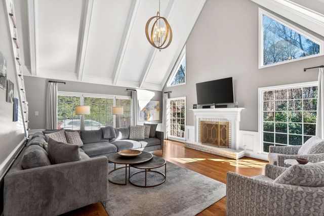 7745 Dunvegan Close, Sandy Springs, GA 30350