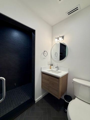 351 Linwood Ave 351, Newton, MA 02460