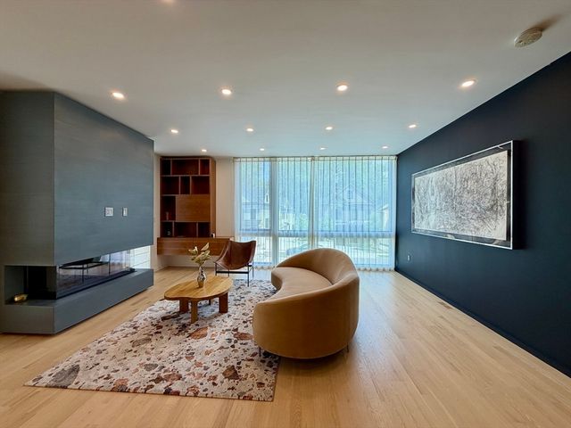 351 Linwood Ave 351, Newton, MA 02460