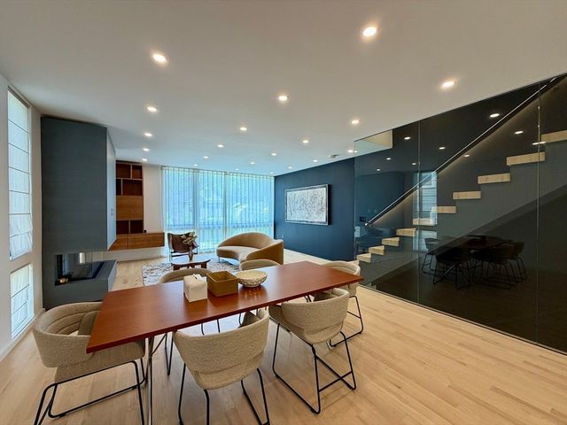 351 Linwood Ave 351, Newton, MA 02460