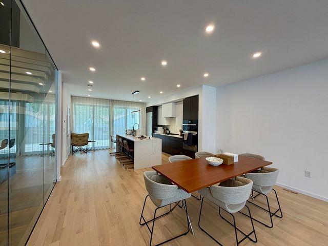 351 Linwood Ave 351, Newton, MA 02460