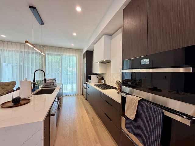 351 Linwood Ave 351, Newton, MA 02460