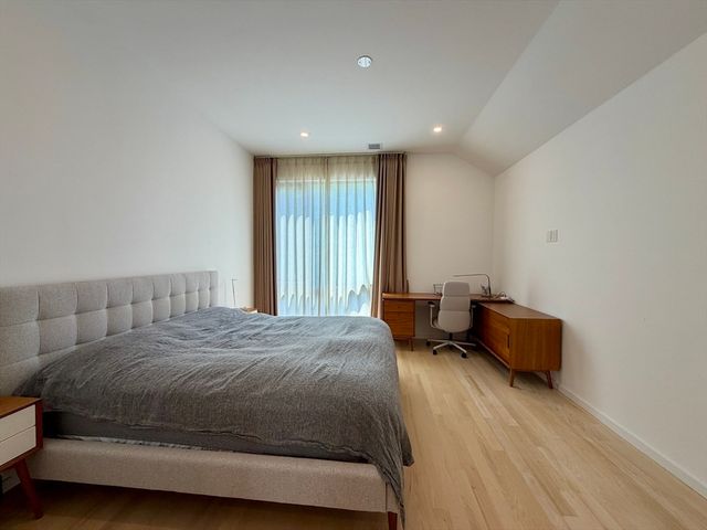 351 Linwood Ave 351, Newton, MA 02460