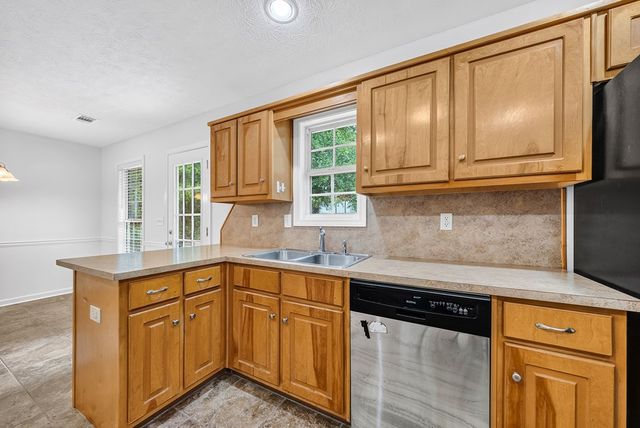 212 N Philadelphia Avenue, Phenix City, AL 36877