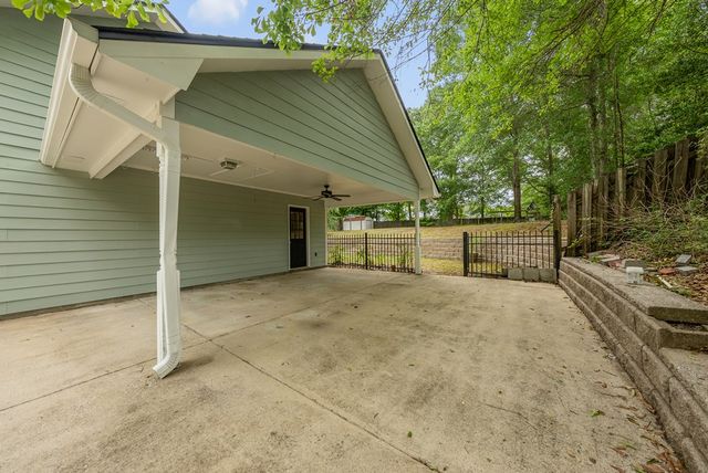 212 N Philadelphia Avenue, Phenix City, AL 36877
