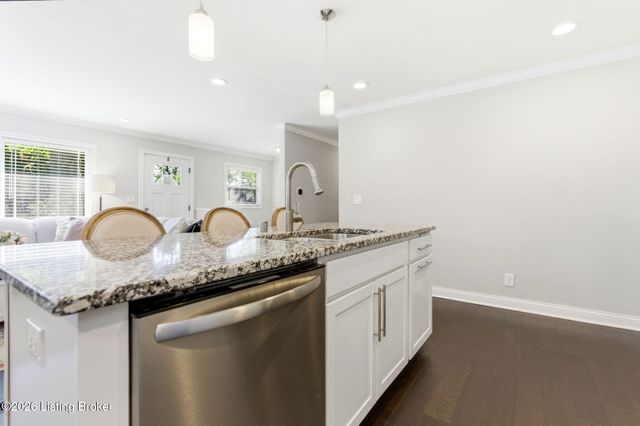 706 Beechwood Rd, Louisville, KY 40207