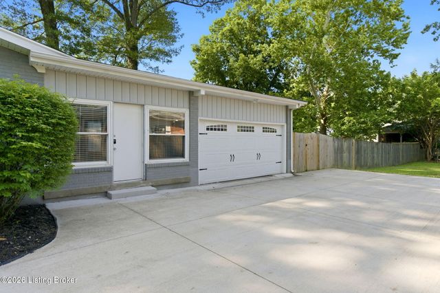 706 Beechwood Rd, Louisville, KY 40207