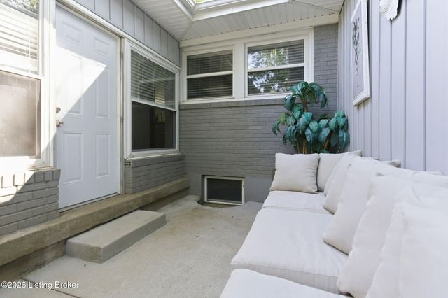 706 Beechwood Rd, Louisville, KY 40207