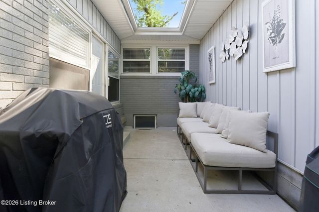 706 Beechwood Rd, Louisville, KY 40207