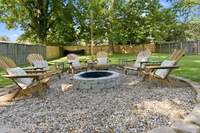 706 Beechwood Rd, Louisville, KY 40207