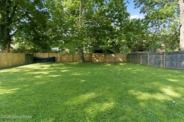 706 Beechwood Rd, Louisville, KY 40207