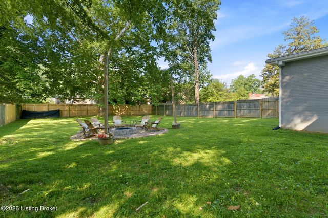 706 Beechwood Rd, Louisville, KY 40207