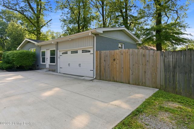 706 Beechwood Rd, Louisville, KY 40207