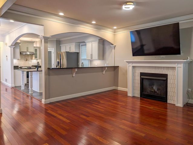 2042 N 2nd STREET, Milwaukee, WI 53212