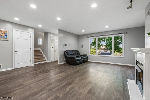 45 Hillside Ave, Nutley Twp., NJ 07110