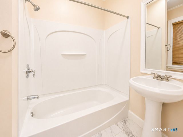302 Lakeview Avenue, Waterbury, CT 06705