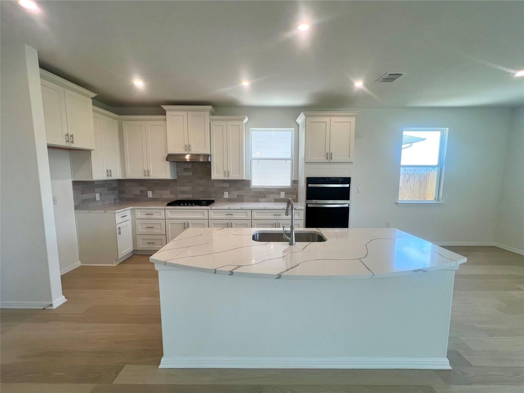 429 Young ST, Buda, TX 78610