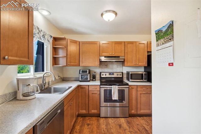 2927 Mesa Road C, Colorado Springs, CO 80904