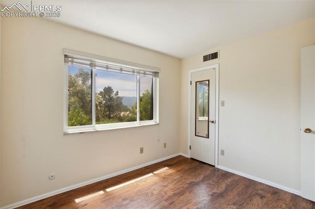 2927 Mesa Road C, Colorado Springs, CO 80904